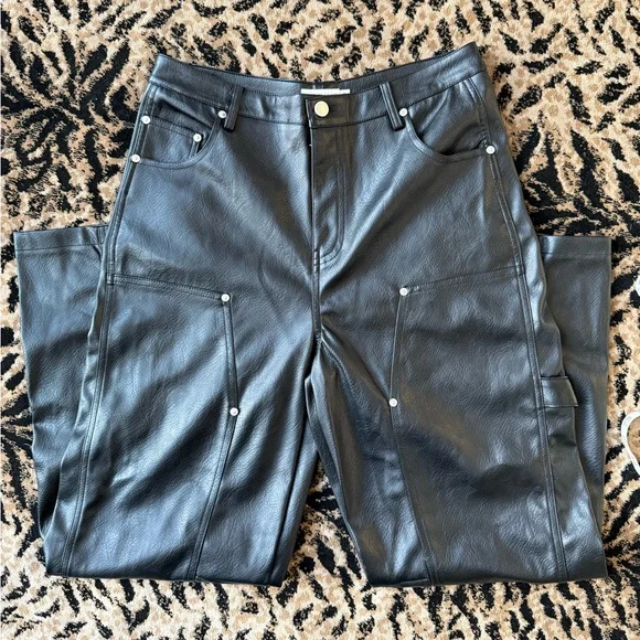 NWT Avec Les Filles Faux Leather Cargo Barrel Pants Size 8 - Picture 4 of 10